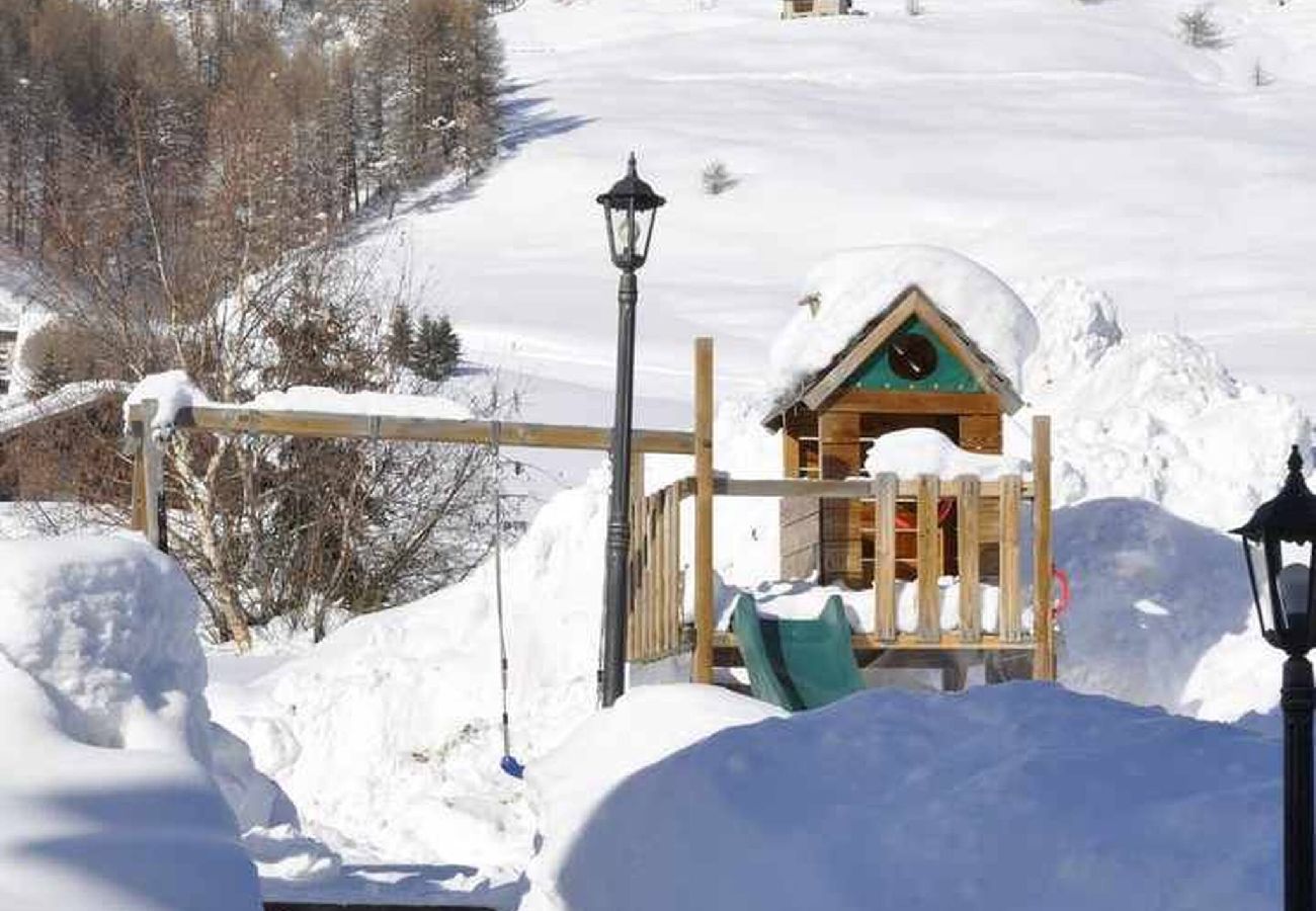 Appartamento a Livigno - Alpen Royal Savio - con giardino e raggiungibile con gli sci ai piedi 