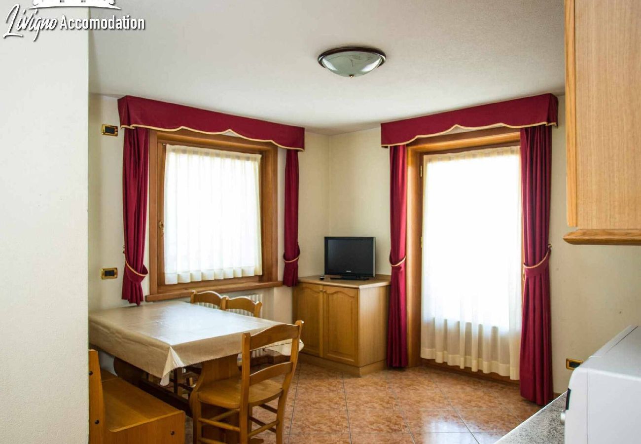 Appartamento a Livigno - Trilocale con balcone e vista sulle montagne 