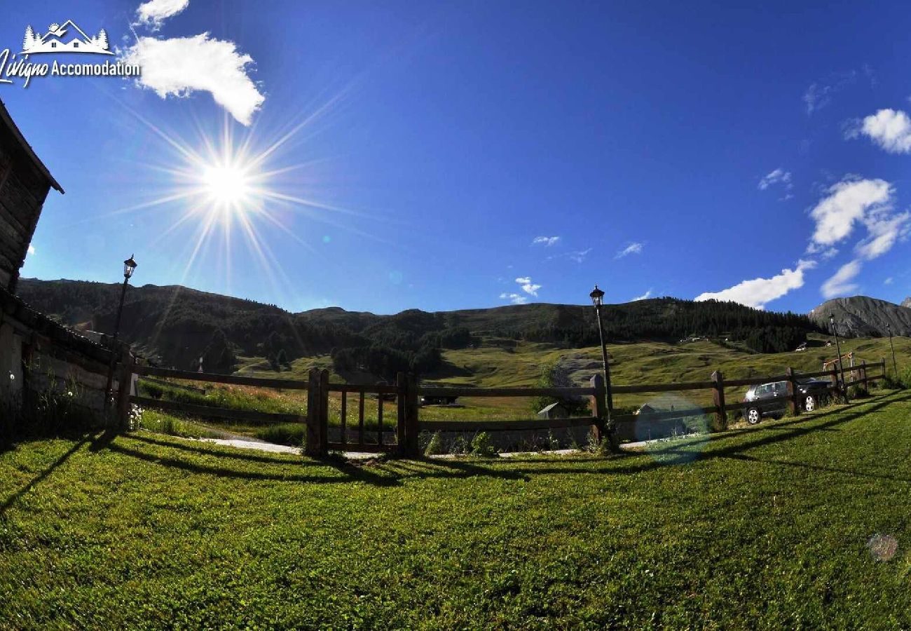 Appartamento a Livigno - Trilocale con balcone e vista sulle montagne 