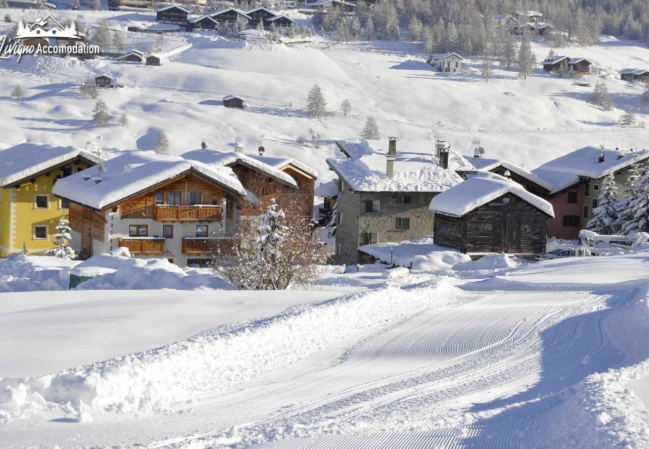 Appartamento a Livigno - Trilocale con balcone e vista sulle montagne 