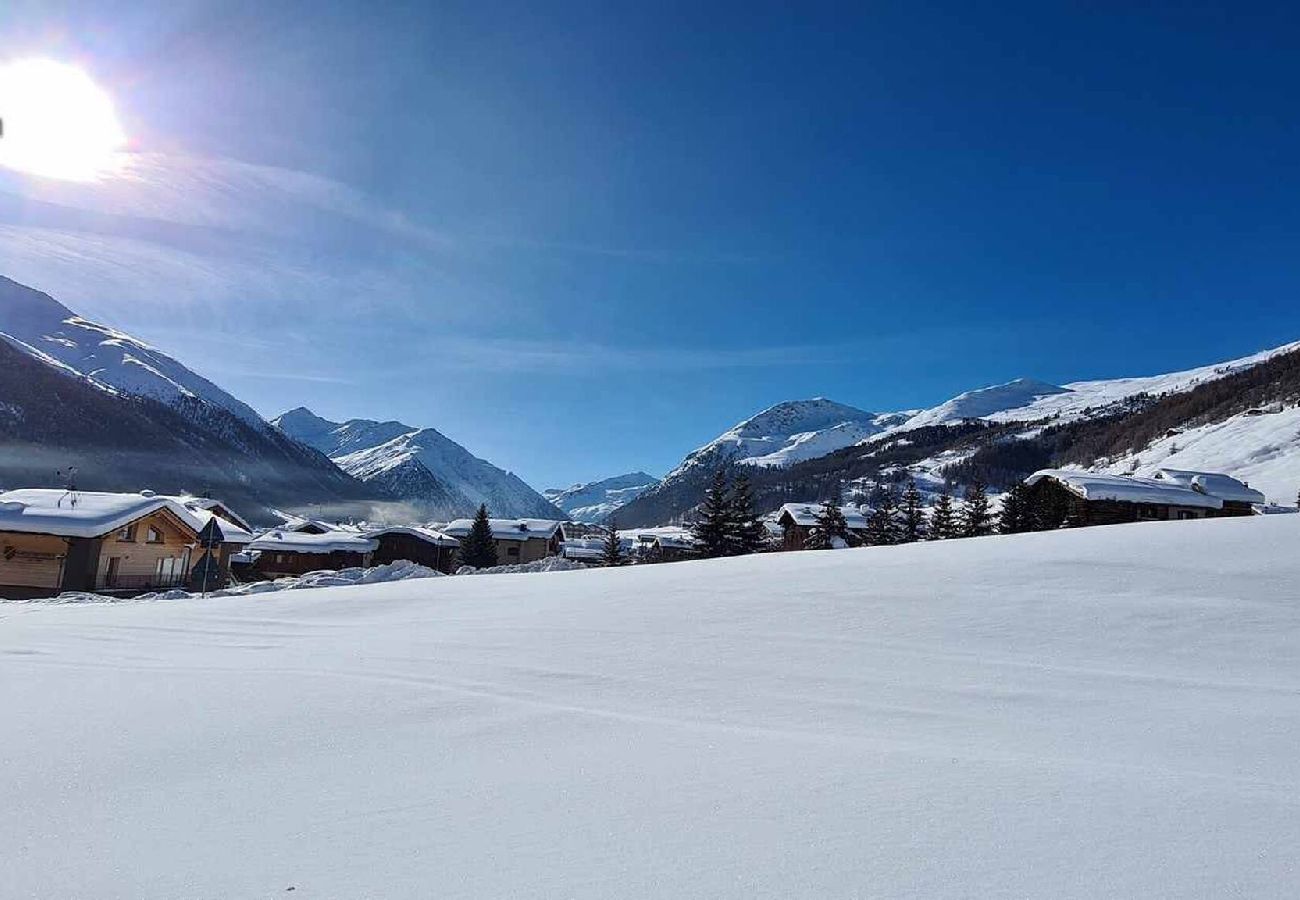 Appartamento a Livigno - Trilocale con balcone e vista sulle montagne 