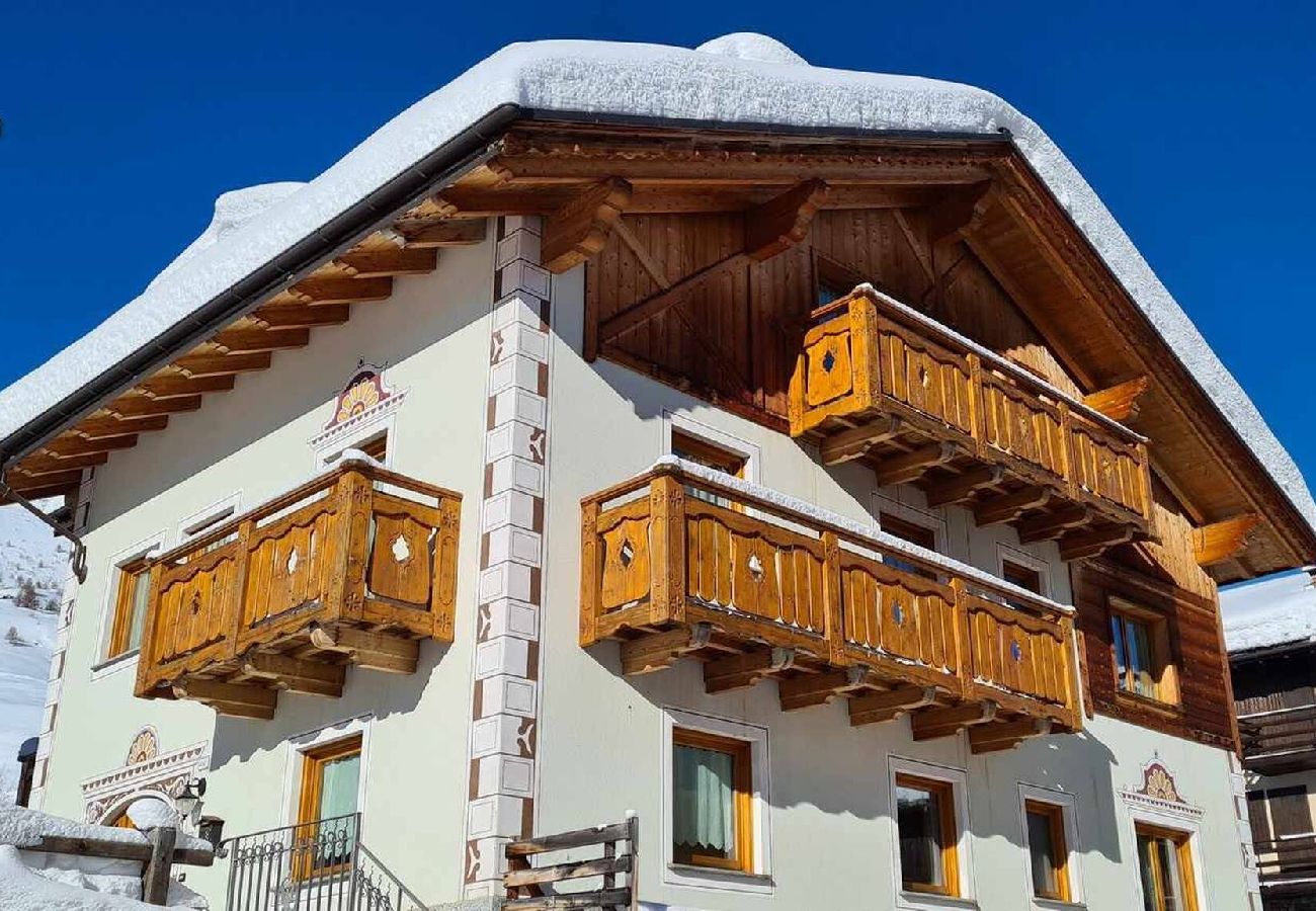 Appartamento a Livigno - Trilocale mansardato con balcone e vista sulle montagne 