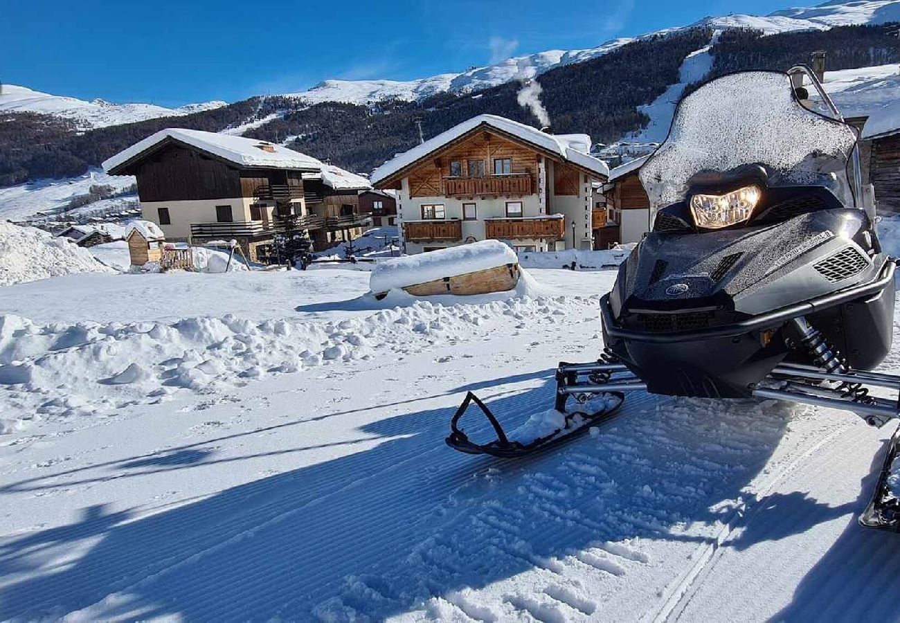 Appartamento a Livigno - Trilocale mansardato con balcone e vista sulle montagne 