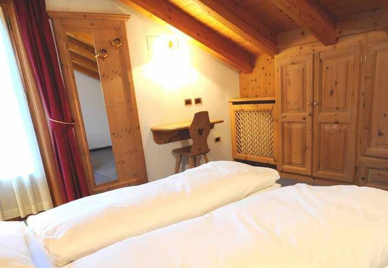 Appartamento a Livigno - Trilocale mansardato con balcone e vista sulle montagne 